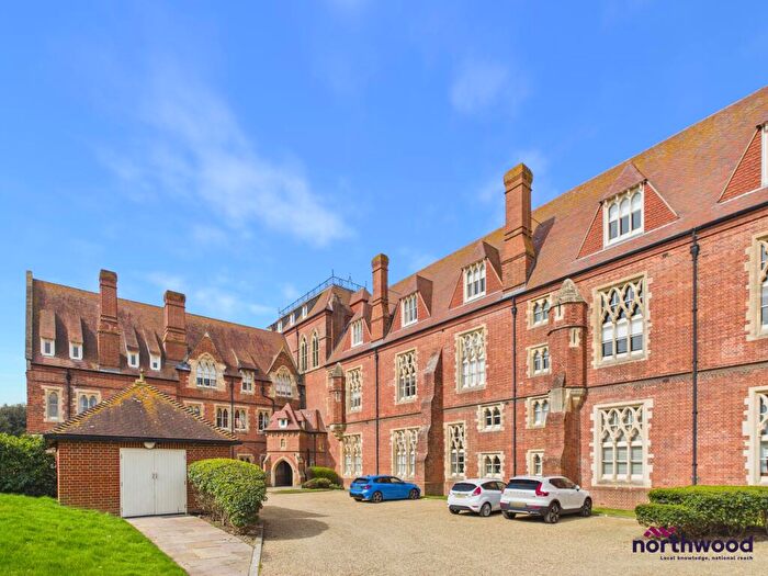 2 Bedroom Maisonette To Rent In Darley Road, Meads, Eastbourne, BN20