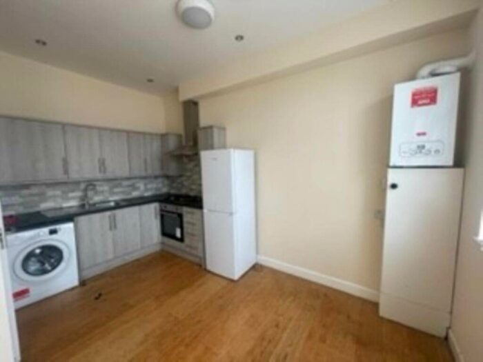2 Bedroom Flat To Rent In Dorset Road, Forest Gate, E7