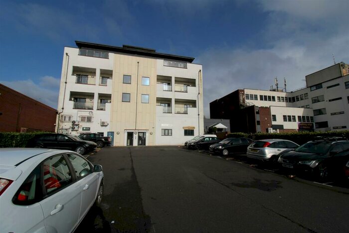 2 Bedroom Flat To Rent In Curzon Road, Waterlooville, PO7