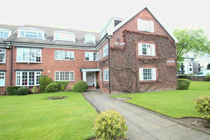 2 Bedroom Flat To Rent In Cavendish Mews, Leeds, West Yorkshire, LS17