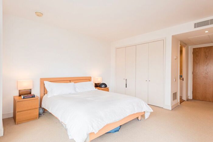 1 Bedroom Flat To Rent In Westferry Circus, Canary Wharf, E14