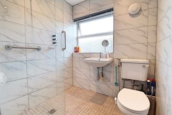 2 Bedroom Semi-Detached Bungalow For Sale In Haytor Close, Braintree, CM7