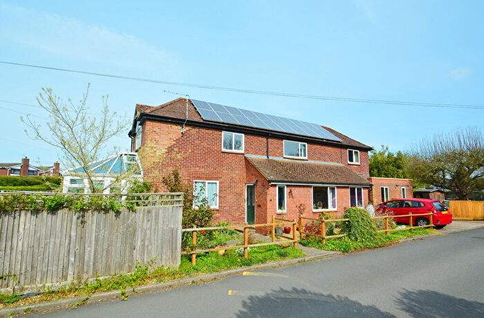 3 Bedroom Detached House For Sale In Queens Road, Thame, OX9