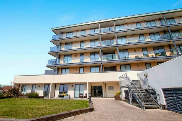 2 Bedroom Flat To Rent In Suez Way, Saltdean, Brighton, BN2