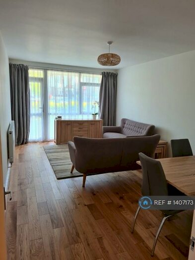 2 Bedroom Flat To Rent In Hale End Road, Woodford Green, IG8