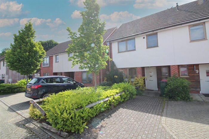 2 Bedroom Property To Rent In Pinova Close, Crawley, West Sussex., RH11