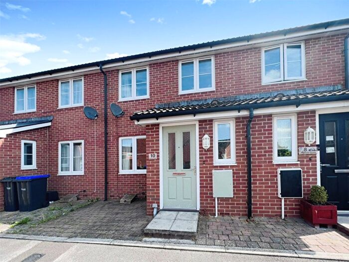 3 Bedroom Terraced House For Sale In Beaufort Avenue, Royal Wootton Bassett, SN4