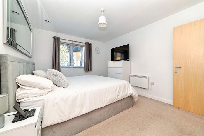1 Bedroom Flat For Sale In Admiral Drive, Stevenage, SG1