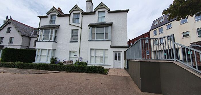 2 Bedroom Flat To Rent In Station Road, Deganwy, LL31