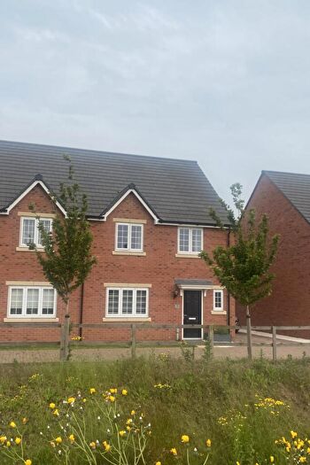 4 Bedroom Semi-Detached House For Sale In Streton Gardens, Peterborough, PE6