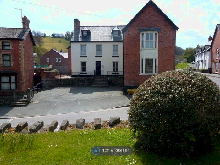 1 Bedroom Flat To Rent In Wynnstay Flats, Llanfair Caereinion, Welshpool SY21