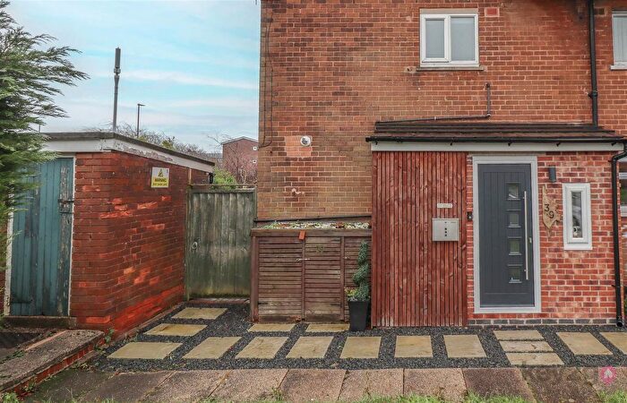 3 Bedroom Maisonette For Sale In Reney Avenue, Sheffield, S8