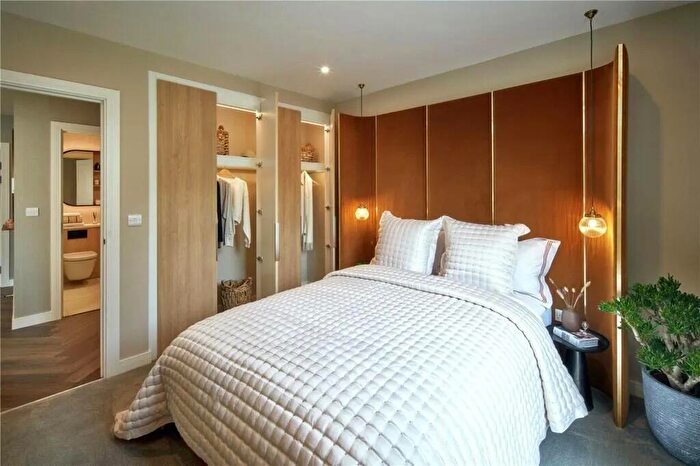 1 Bedroom Flat For Sale In Lindley House, Silkstream, Hendon, NW9