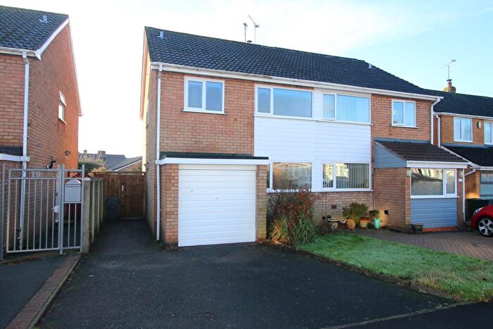 3 Bedroom Semi Detached House To Rent In Long Compton Drive, Hagley, Stourbridge, DY9