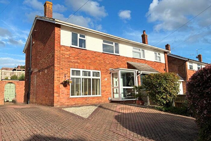 3 Bedroom Semi-Detached House For Sale In York Road, Ash, Surrey, GU12