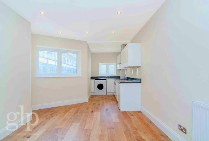 1 Bedroom Flat To Rent In Berwick Street, Soho, W1F