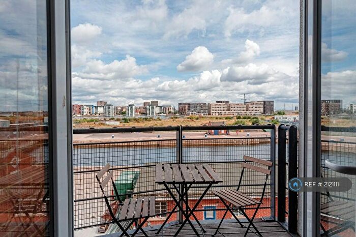 3 Bedroom Flat To Rent In Felixstowe Court, London, E16