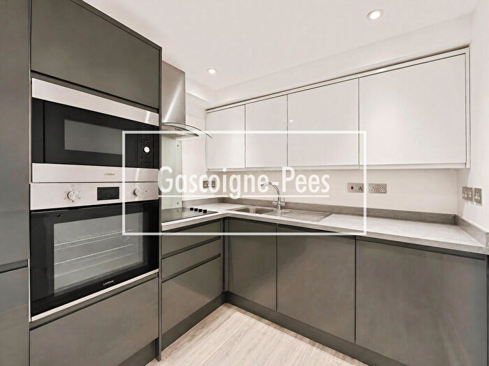 2 Bedroom Apartment To Rent In Trafalgar Court, Aldershot, GU11