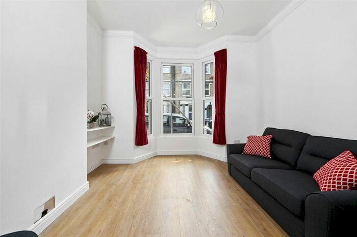 1 Bedroom Flat To Rent In Westville Road, London, W12