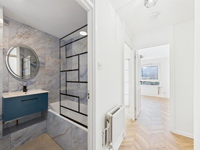 1 Bedroom Flat For Sale In Albert Road, London, N15