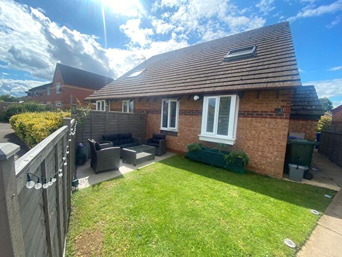 1 Bedroom Semi-Detached House To Rent In Holm Way, Bicester, OX26