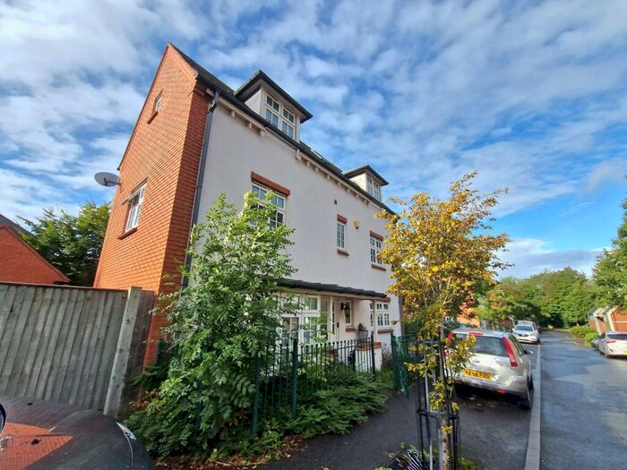 4 Bedroom Detached House To Rent In Woodbrooke Grove, Northfield, B31