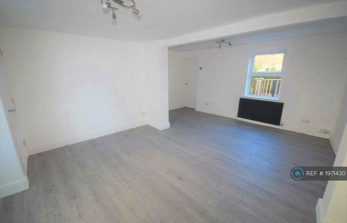 2 Bedroom Terraced House To Rent In Station Road, Marple, Stockport, SK6