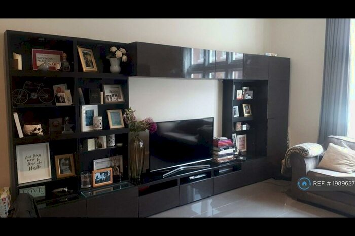 4 Bedroom Flat To Rent In Bedford Hill, Balham, SW12