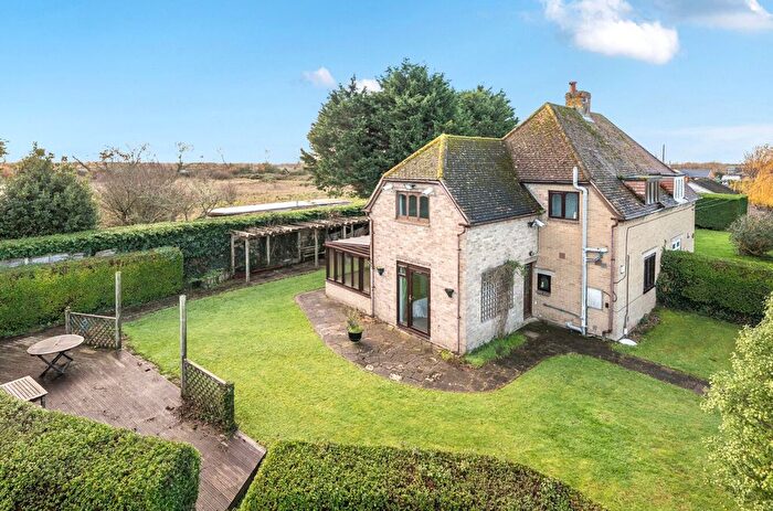 3 Bedroom Semi-detached House For Sale In Chalk Lane, Sidlesham, PO20