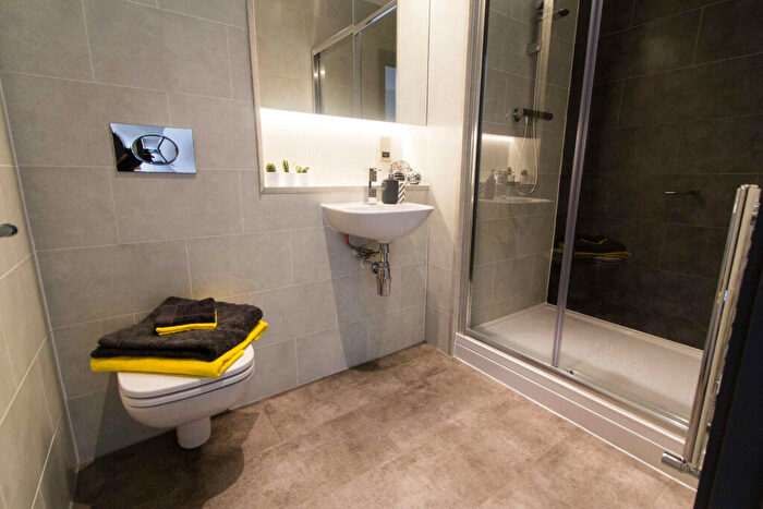 1 Bedroom Flat To Rent In Cardigan Lane, Leeds, LS4
