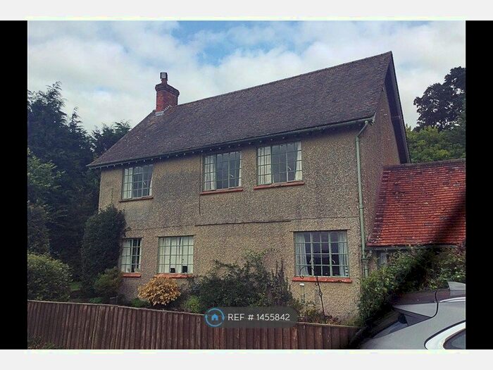 5 Bedroom Detached House To Rent In The Common, Nr Fordingbridge, SP6