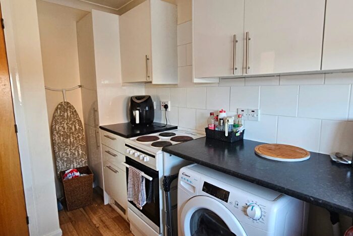 1 Bedroom Flat For Sale In Collingwood Close, Eastbourne, BN23