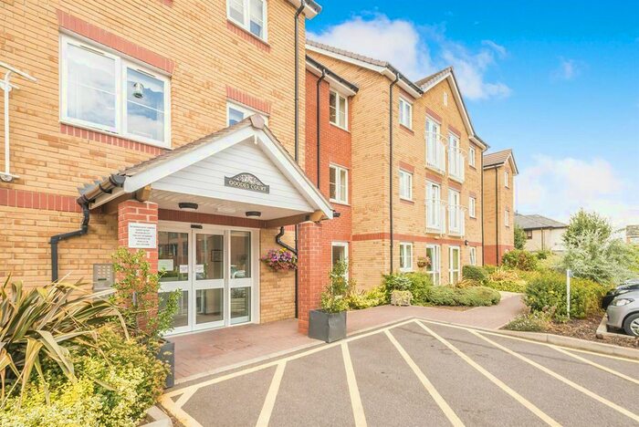 1 Bedroom Flat For Sale In Goodes Court, Baldock Road, Royston, Herts, SG8
