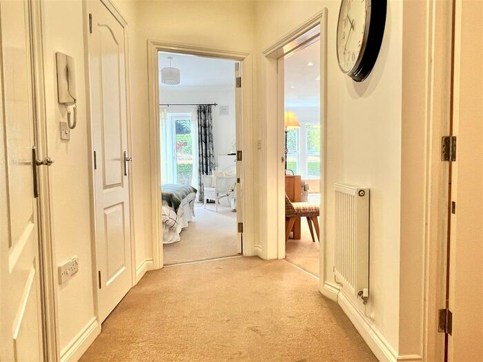 1 Bedroom Flat For Sale In Bar Road, Falmouth, TR11