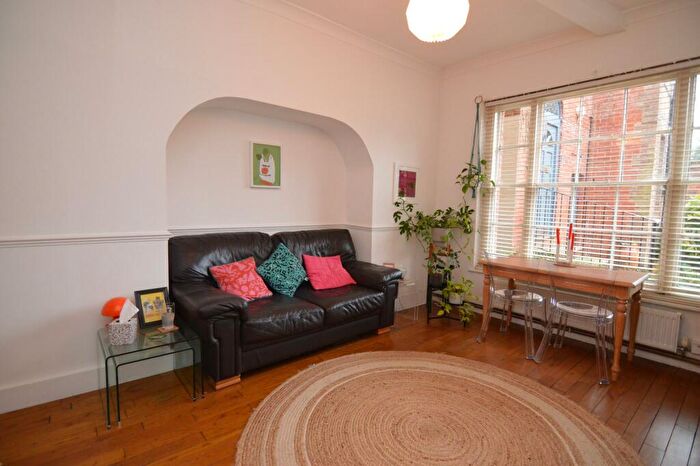 1 Bedroom Flat For Sale In Frog Hall Drive, Wokingham, RG40
