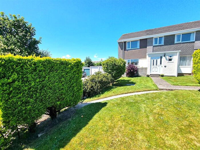 5 Bedroom Semi-Detached House For Sale In Tor View, Tregadillett, Launceston, PL15