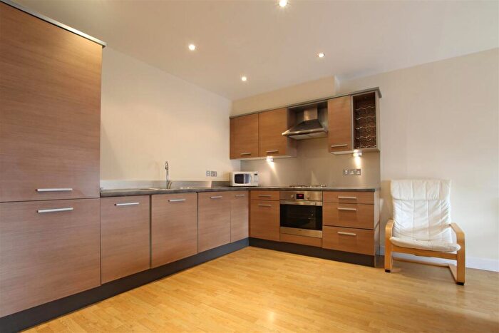 3 Bedroom Apartment To Rent In Pandongate House, City Centre, NE1