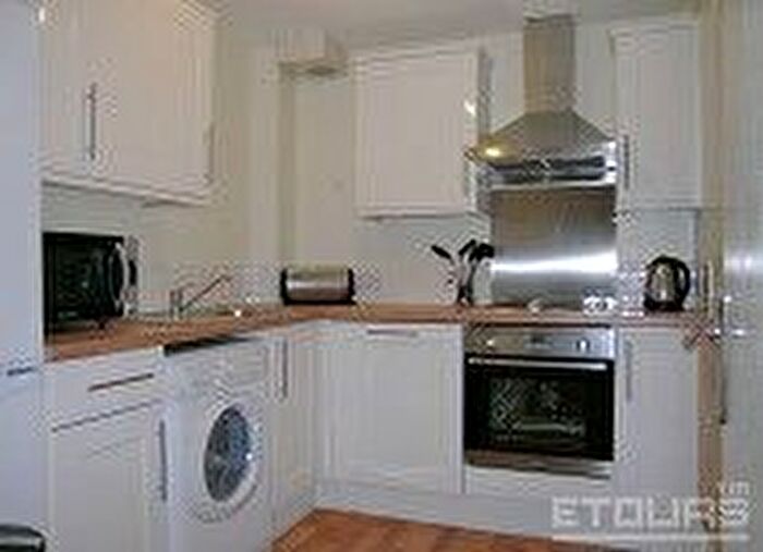 3 Bedroom Flat To Rent In Easter Road, Leith, Edinburgh, EH6