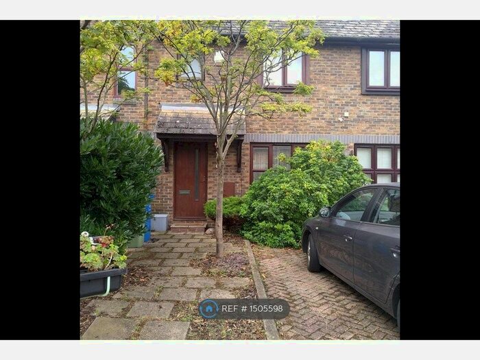3 Bedroom Terraced House To Rent In Kinburn Street, London, SE16