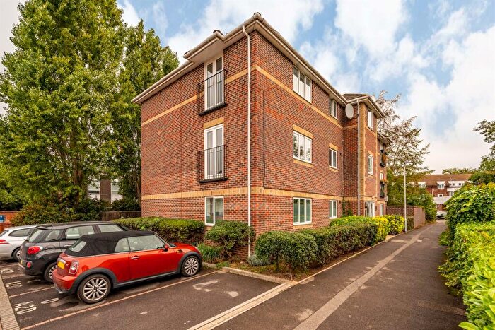 2 Bedroom Apartment To Rent In Abbotsmead Place, Caversham, Reading, RG4