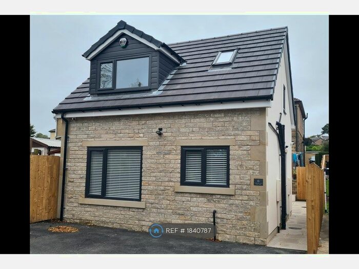 2 Bedroom Detached House To Rent In Woodcroft Place, Bradford, BD10