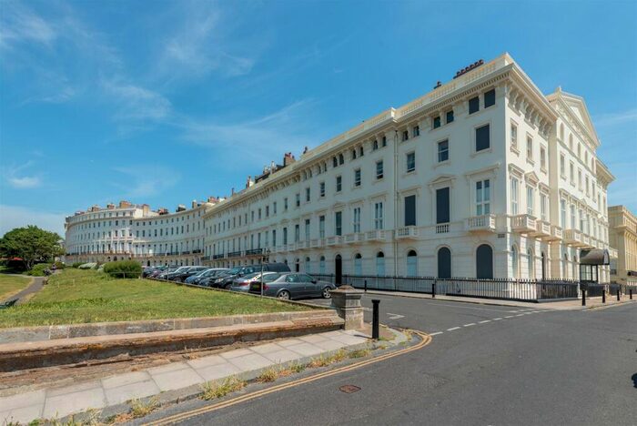 3 Bedroom Apartment To Rent In Adelaide Crescent, Hove, BN3