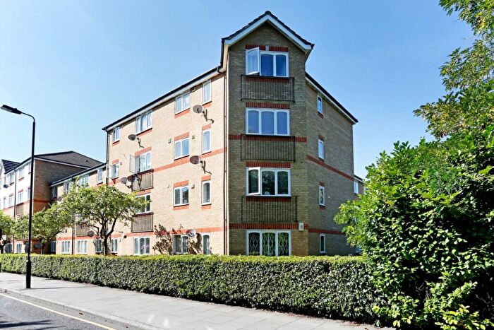 Apartment To Rent In Telegraph Place, E14