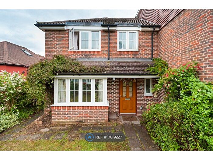 4 Bedroom End Terrace House To Rent In Langley Avenue, Worcester Park, KT4