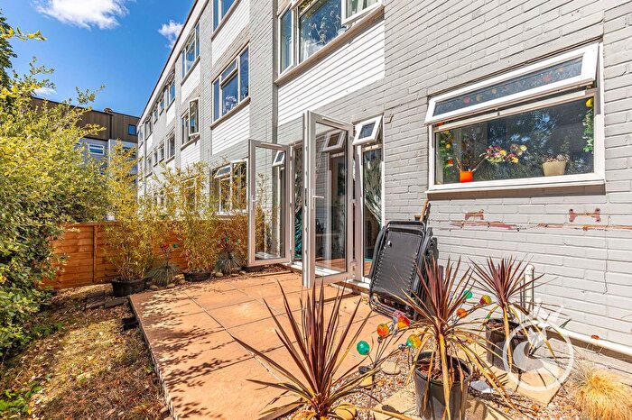 1 Bedroom Flat For Sale In Bournemouth Road, Firgrove, BH14