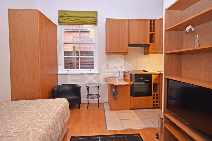 Apartment To Rent In Burton Rd, Kilburn, NW6