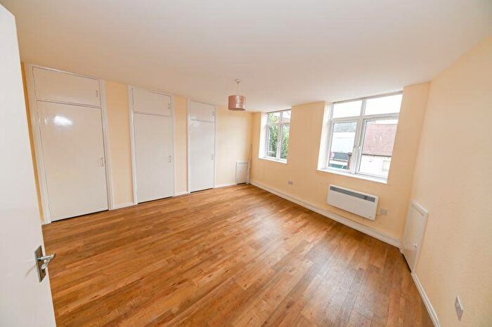 2 Bedroom Flat To Rent In West Street, Havant, PO9