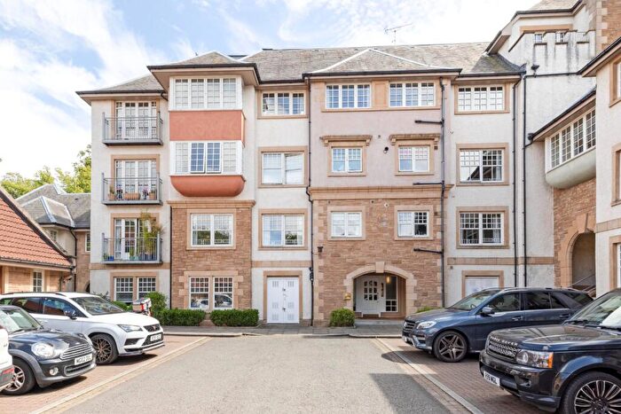 4 Bedroom Apartment For Sale In Flat, West Mill Bank, Colinton, Edinburgh, EH13