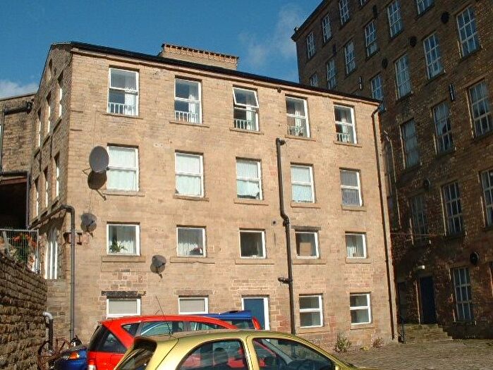3 Bedroom Flat To Rent In The Boiler House, Sowerby Bridge, HX6