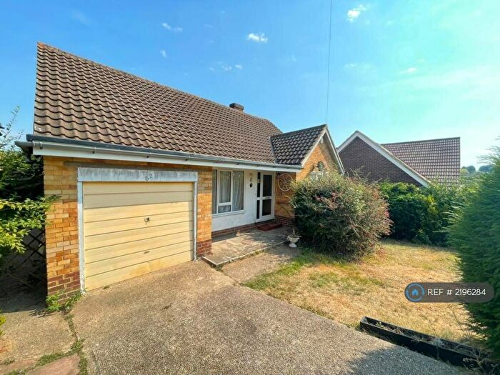 2 Bedroom Bungalow To Rent In Deeds Grove, High Wycombe, HP12